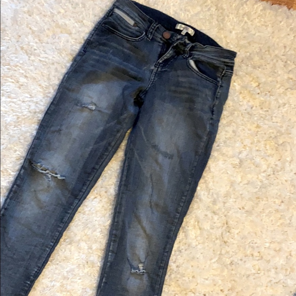 Straight leg damaged jeans